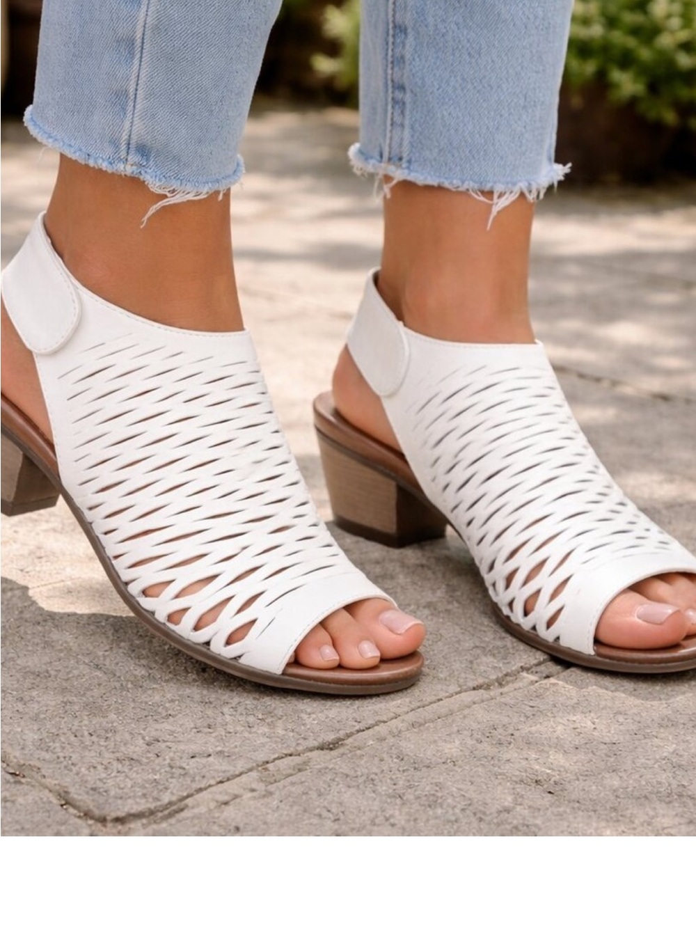 Bueno leather Lacey Women's White sandals women's euro 36 new in box